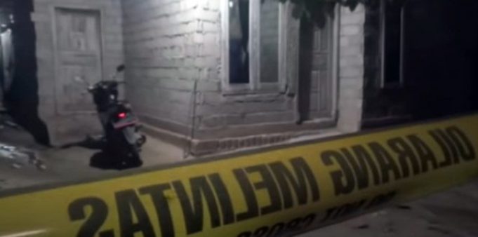 Rumah terduga teroris bernama Syafrudin alias Taufiq Bulaga alias Upik Lawangan.di Kampung Sribawono, Kecamatan Seputih Banyak, Lampung Tengah sudah dipasangi garis polisi, Selasa (24/11/2020) (Foto: Ist)