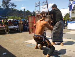 Di Pulau Belakang Padang, Peresean Suku Sasak Jadi Tontonan di HUT RI