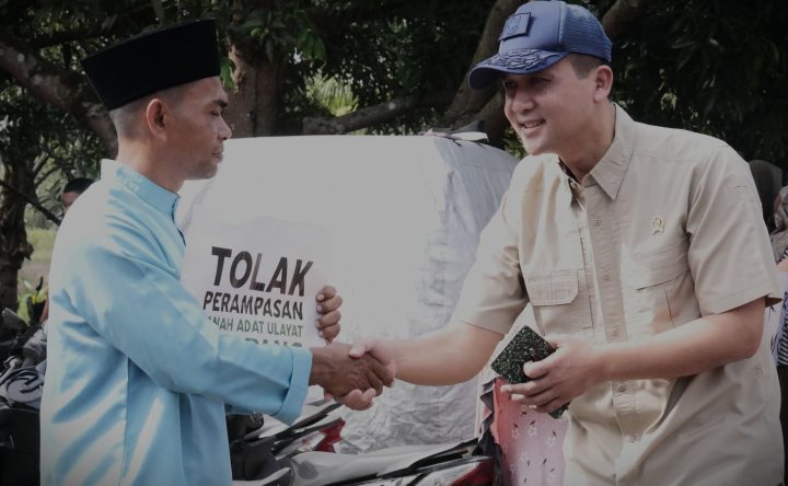 Menteri Iftitah disambut penolakan warga Rempang terkait program Transmigrasi yang ditawarkan.